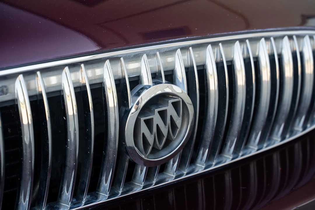 2003 Buick Park Avenue - Image 23 of 31