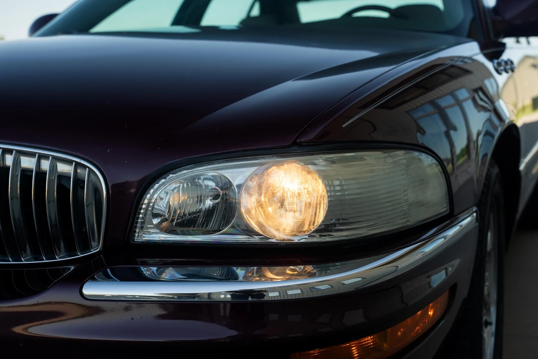 2003 Buick Park Avenue - Image 25 of 31