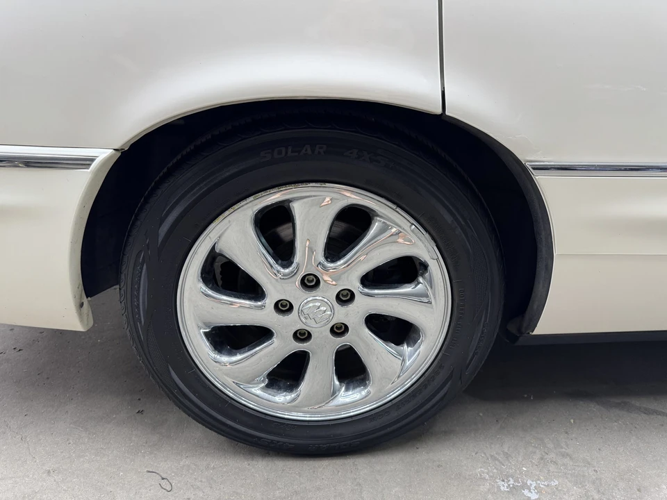 2003 Buick Park Avenue - Image 11 of 31
