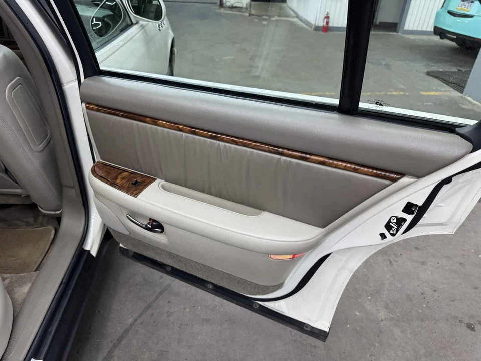 2003 Buick Park Avenue - Image 23 of 31