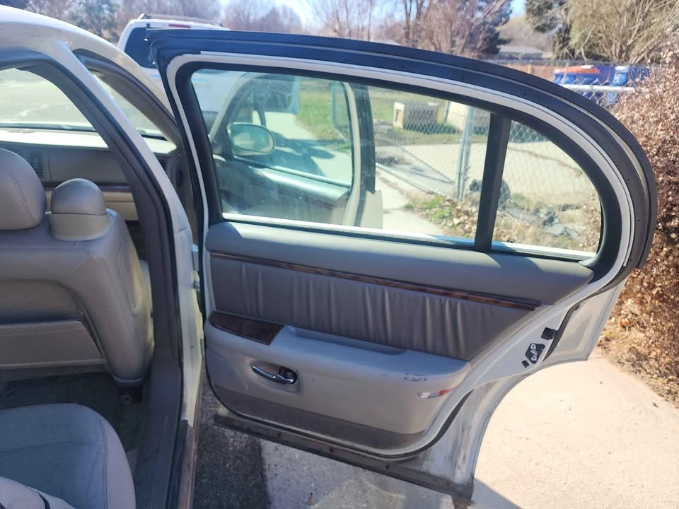 2003 Buick Park Avenue - Image 9 of 21