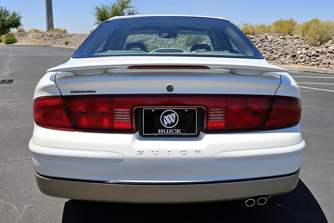 2003 Buick Regal - Image 5 of 31