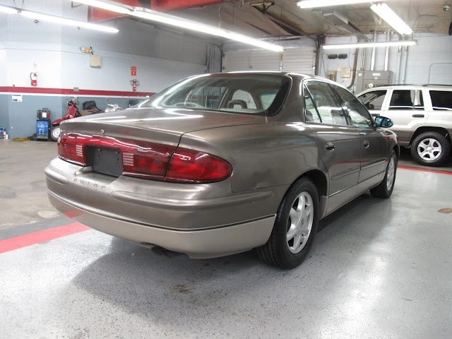 2003 Buick Regal - Image 16 of 21