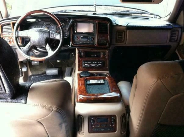 2003 Chevrolet Avalanche - Image 4 of 5