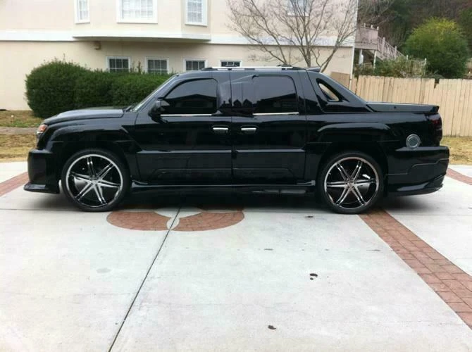 2003 Chevrolet Avalanche - Image 5 of 5