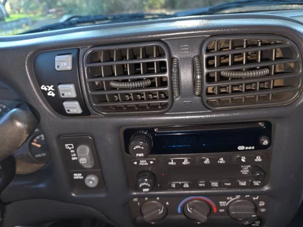 2003 Chevrolet S-10 Blazer 2nd Gen - Image 8 of 20