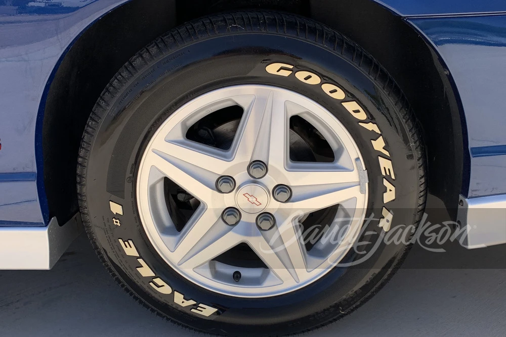 2003 Chevrolet Monte Carlo 6th Gen - Image 11 of 20