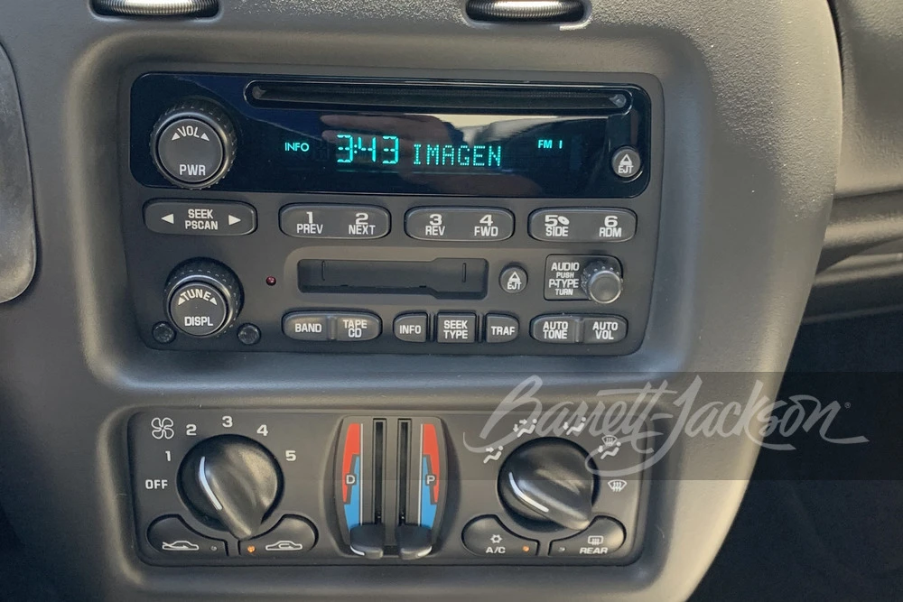 2003 Chevrolet Monte Carlo 6th Gen - Image 13 of 20