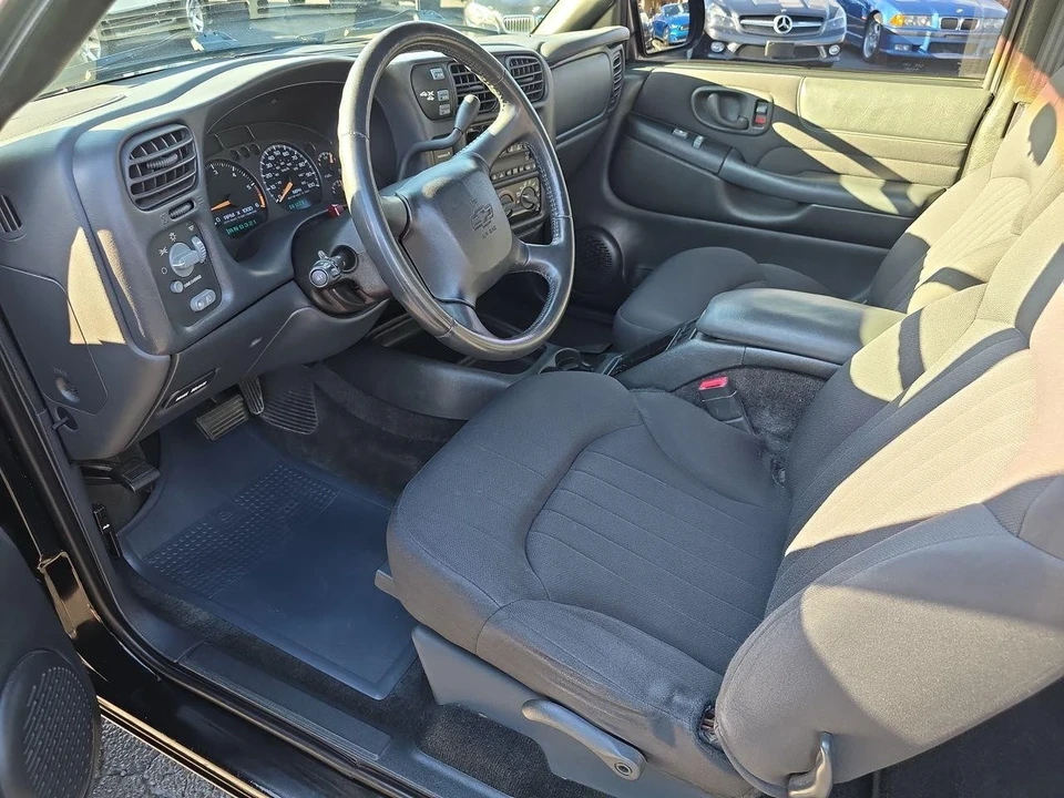 2003 Chevrolet S-10 - Image 4 of 12