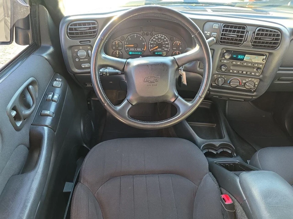 2003 Chevrolet S-10 - Image 6 of 12