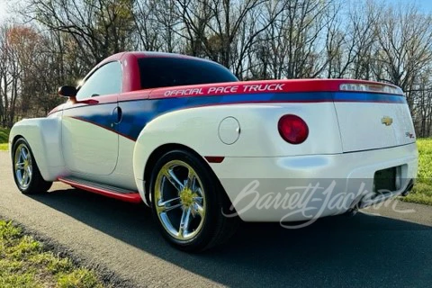 2003 Chevrolet SSR - Image 4 of 12