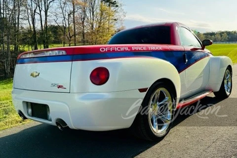 2003 Chevrolet SSR - Image 11 of 12