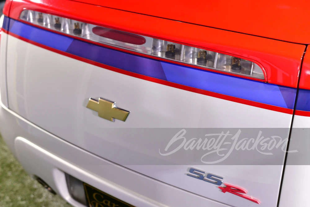 2003 Chevrolet SSR - Image 13 of 18