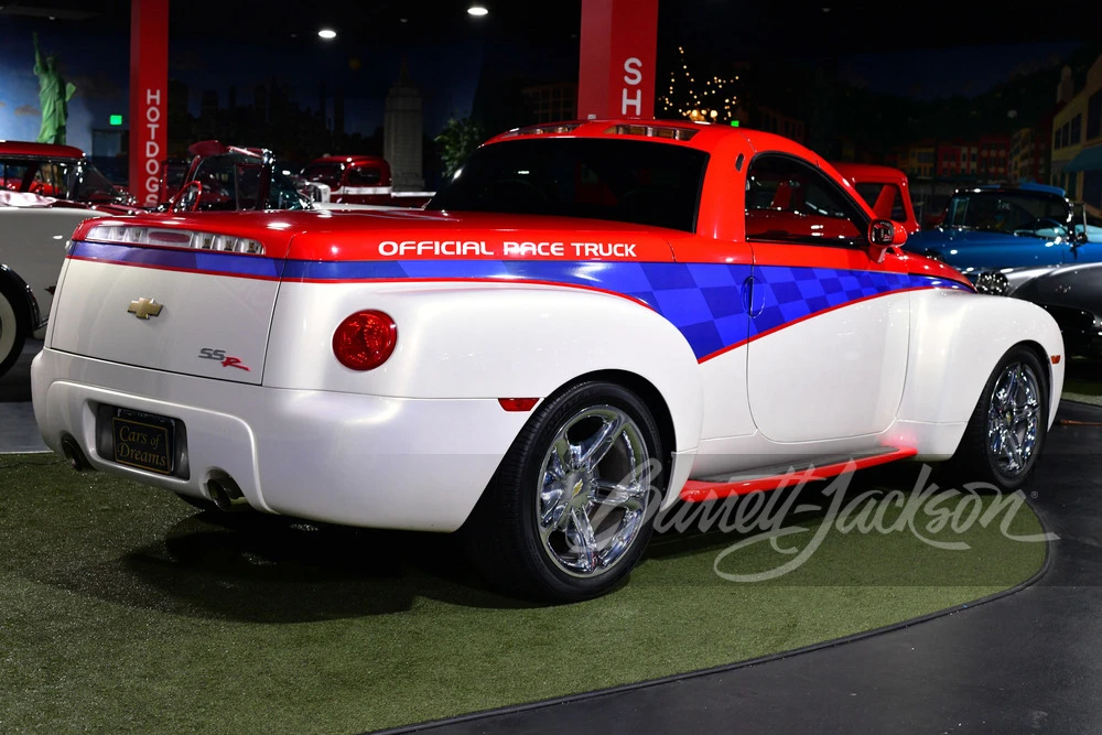 2003 Chevrolet SSR - Image 17 of 18