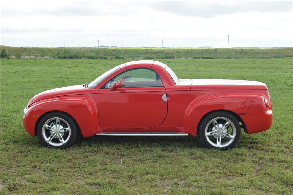 2003 Chevrolet SSR - Image 10 of 10