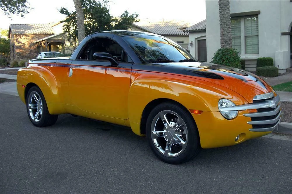 2003 Chevrolet SSR - Image 2 of 4