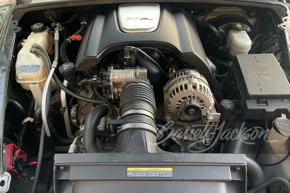 2003 Chevrolet SSR - Image 2 of 5