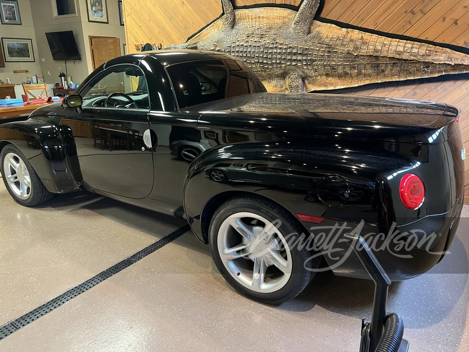2003 Chevrolet SSR - Image 2 of 14