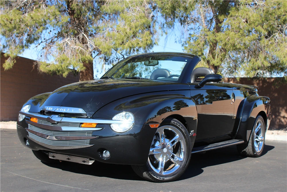 2003 Chevrolet SSR - Image 2 of 5