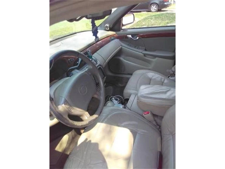 2003 Cadillac DeVille 8th Gen - Image 2 of 3