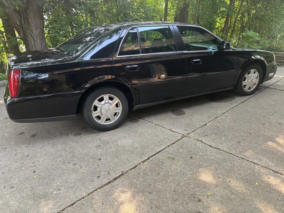 2003 Cadillac DeVille 8th Gen - Image 2 of 9