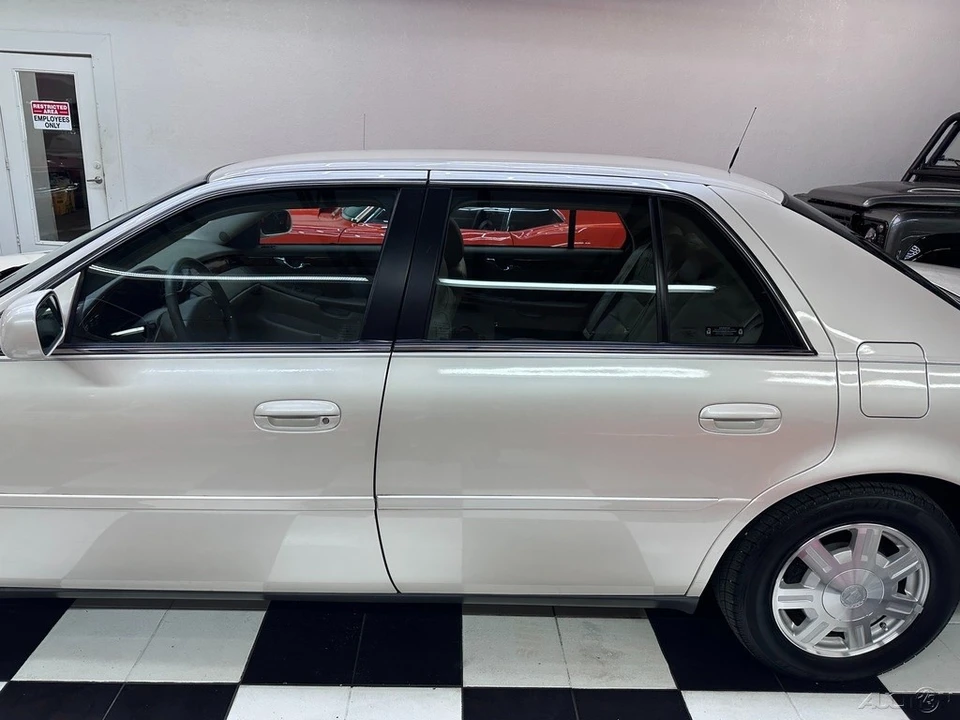 2003 Cadillac DeVille 8th Gen - Image 13 of 21