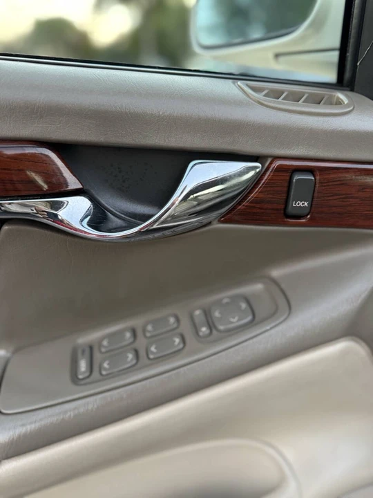 2003 Cadillac DeVille 8th Gen - Image 13 of 21