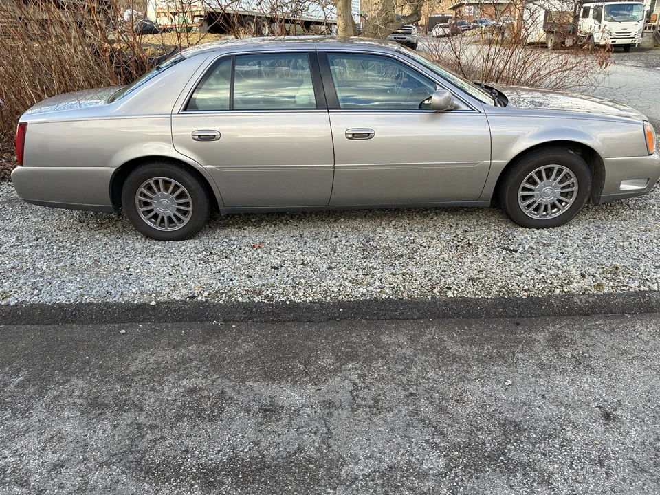 2003 Cadillac DeVille 8th Gen - Image 2 of 9