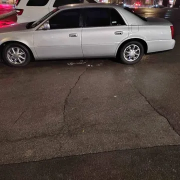 2003 Cadillac DeVille Sedan 4D