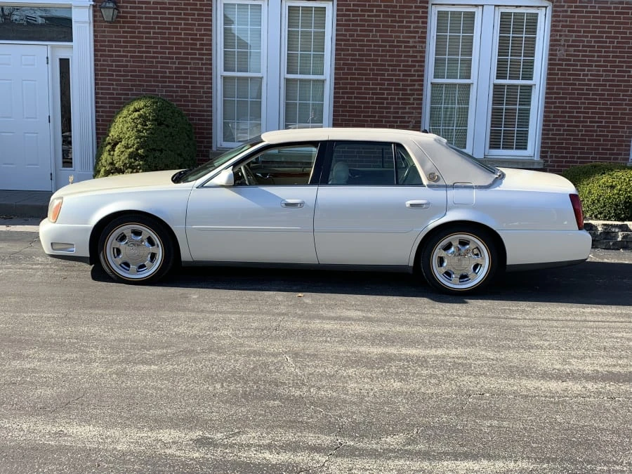 2003 Cadillac DeVille 8th Gen - Image 2 of 8