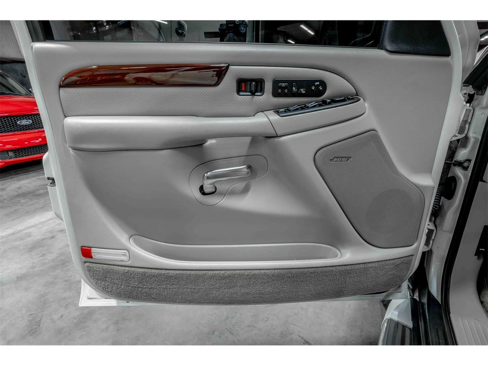 2003 Cadillac Escalade & EXT 2nd Gen - Image 12 of 26