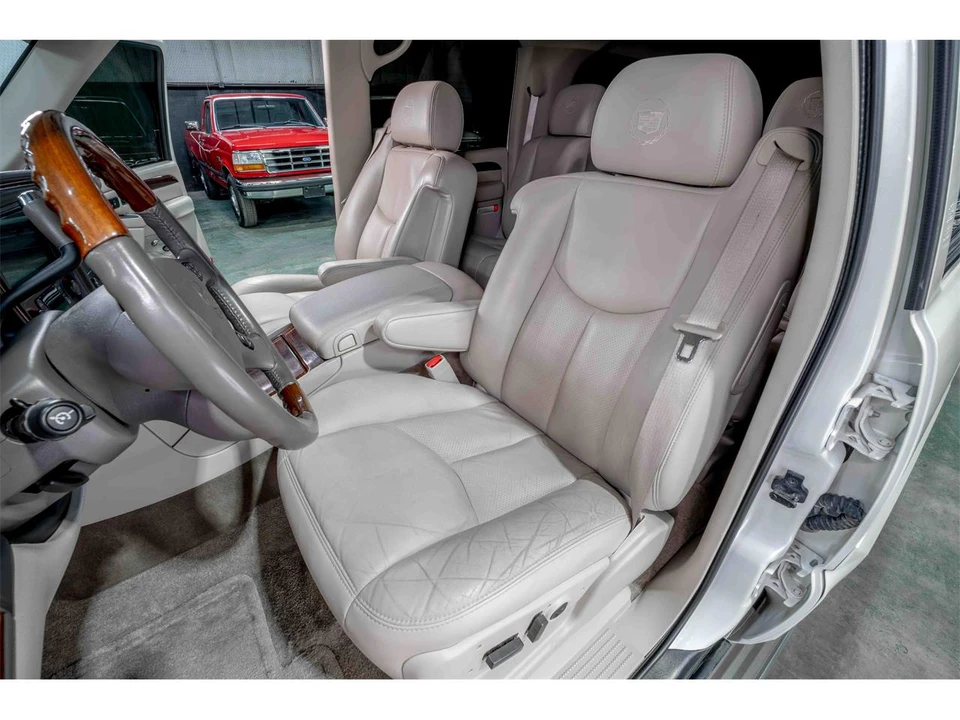 2003 Cadillac Escalade & EXT 2nd Gen - Image 13 of 26