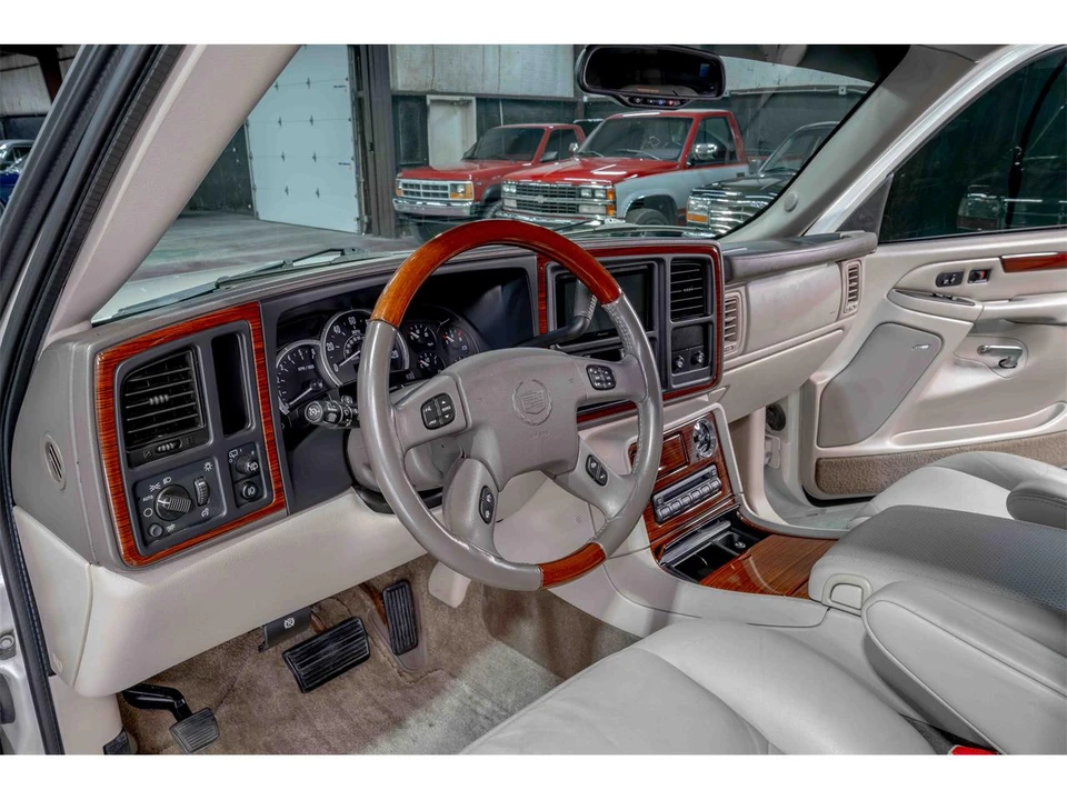 2003 Cadillac Escalade & EXT 2nd Gen - Image 14 of 26