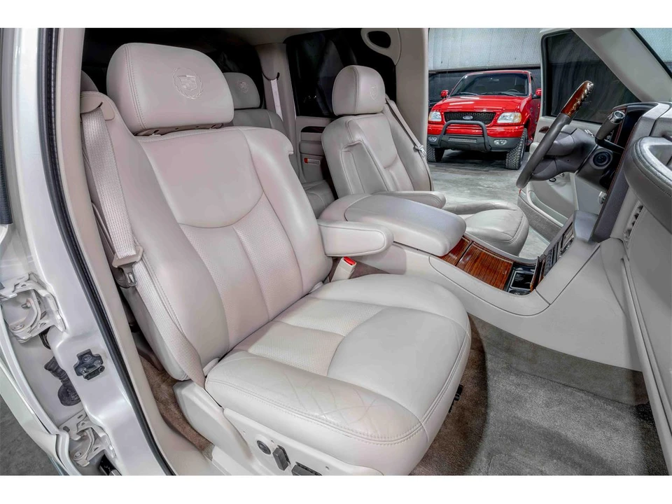 2003 Cadillac Escalade & EXT 2nd Gen - Image 16 of 26