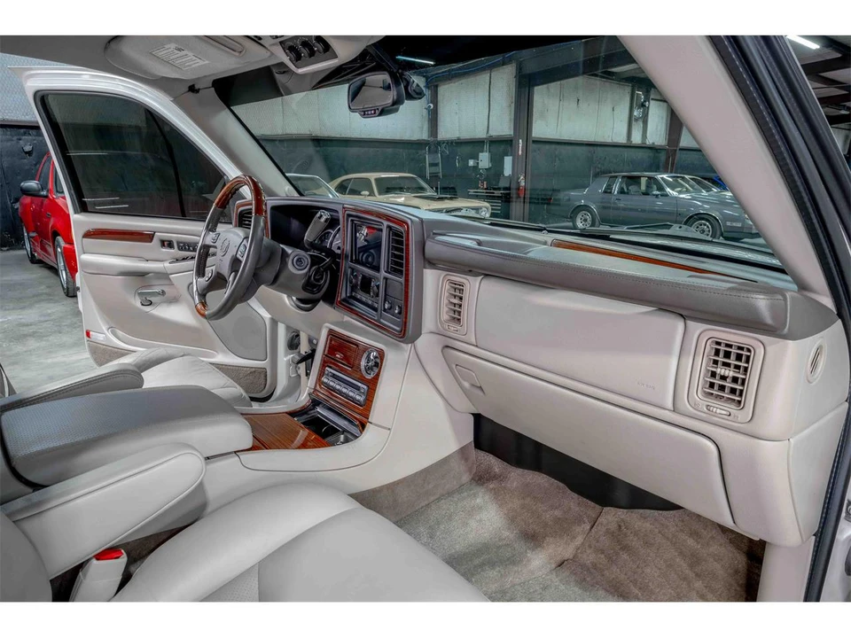 2003 Cadillac Escalade & EXT 2nd Gen - Image 17 of 26
