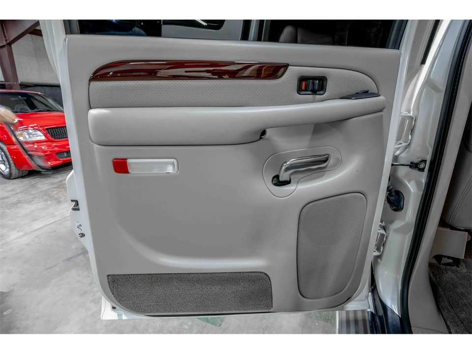 2003 Cadillac Escalade & EXT 2nd Gen - Image 18 of 26