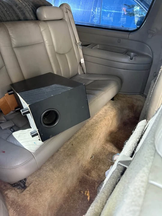 2003 Cadillac Escalade & EXT 2nd Gen - Image 2 of 8