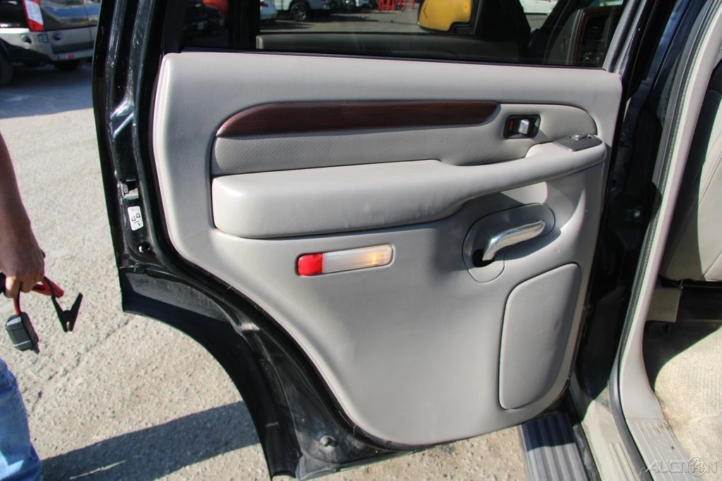 2003 Cadillac Escalade & EXT 2nd Gen - Image 17 of 21