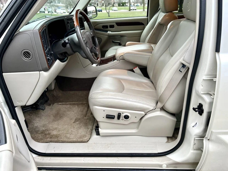 2003 Cadillac Escalade & EXT 2nd Gen - Image 25 of 31