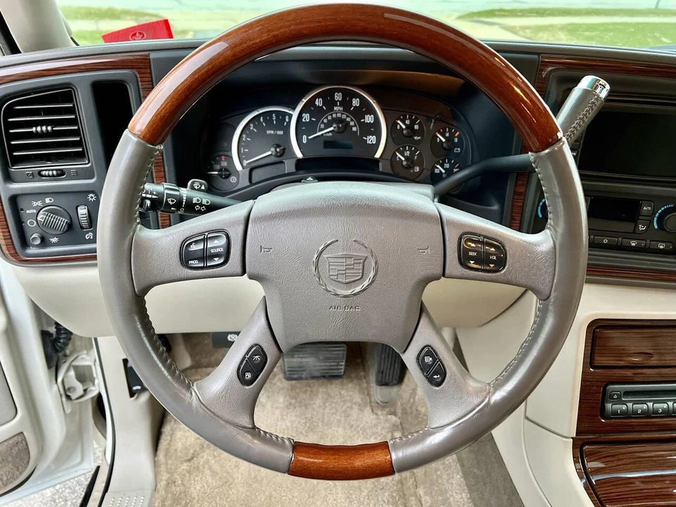 2003 Cadillac Escalade & EXT 2nd Gen - Image 29 of 31