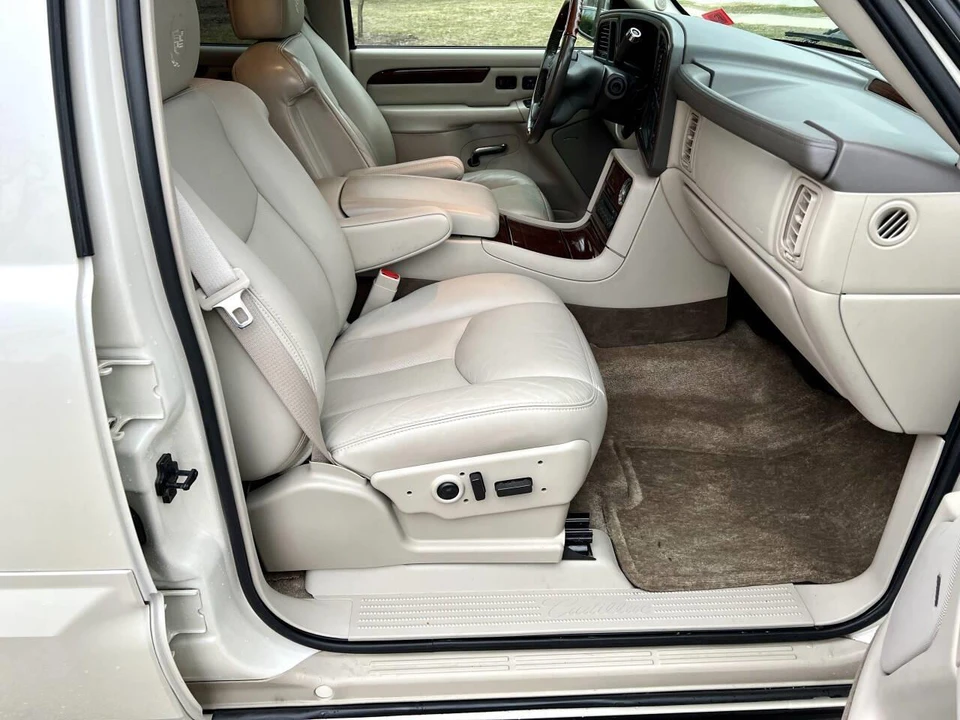 2003 Cadillac Escalade & EXT 2nd Gen - Image 26 of 31