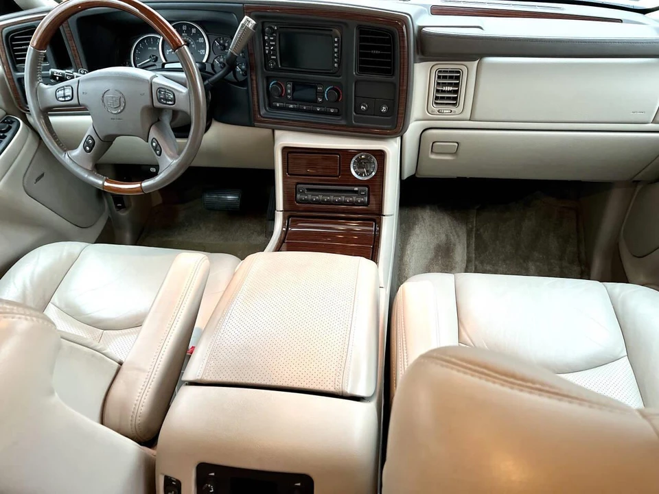 2003 Cadillac Escalade & EXT 2nd Gen - Image 24 of 31