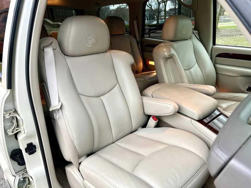 2003 Cadillac Escalade & EXT 2nd Gen - Image 30 of 31