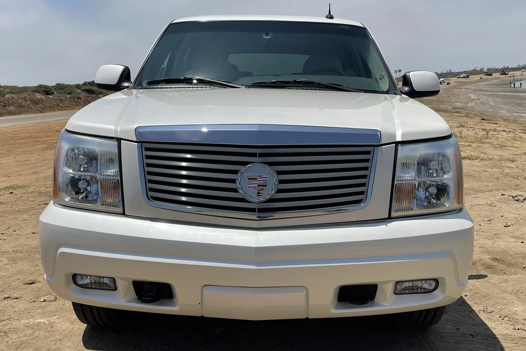 2003 Cadillac Escalade & EXT 2nd Gen - Image 2 of 31