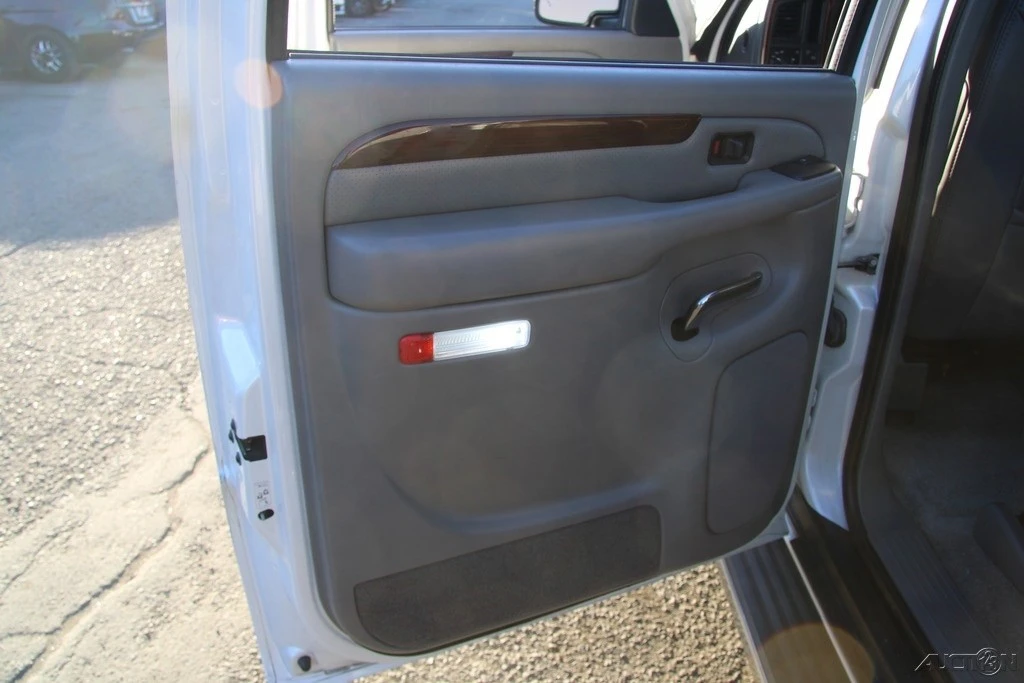 2003 Cadillac Escalade & EXT 2nd Gen - Image 18 of 21