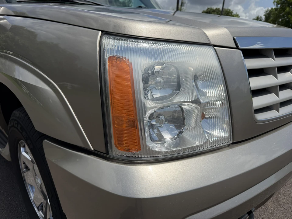 2003 Cadillac Escalade & EXT 2nd Gen - Image 28 of 31