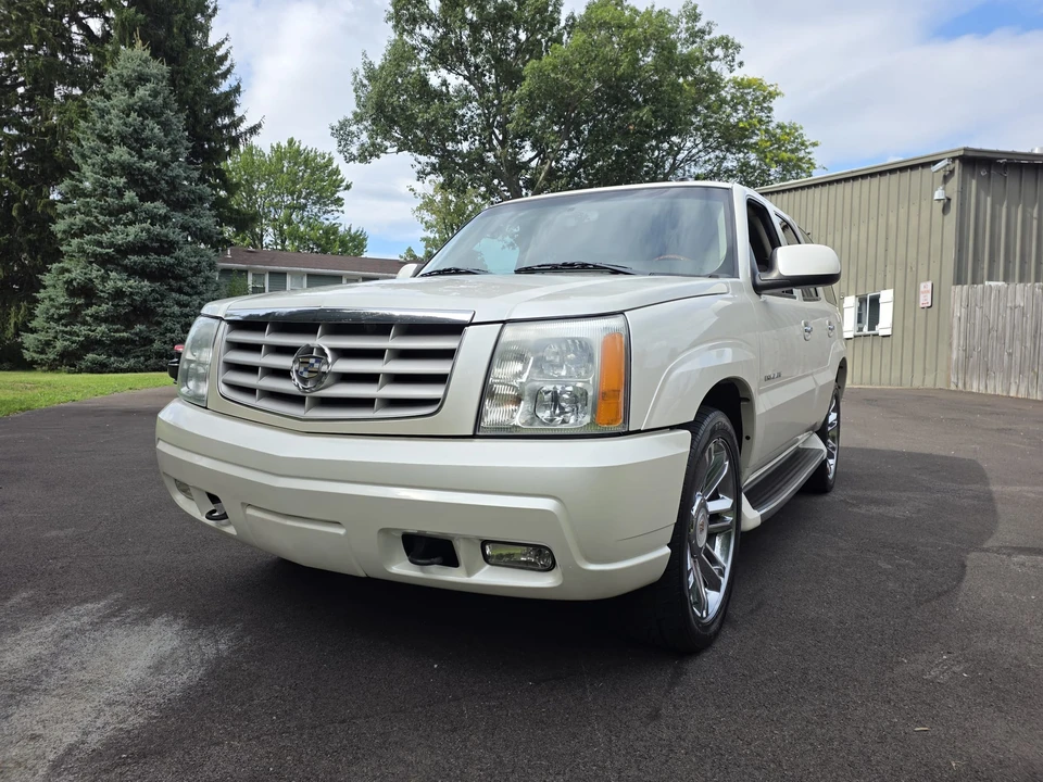 2003 Cadillac Escalade & EXT 2nd Gen - Image 3 of 31
