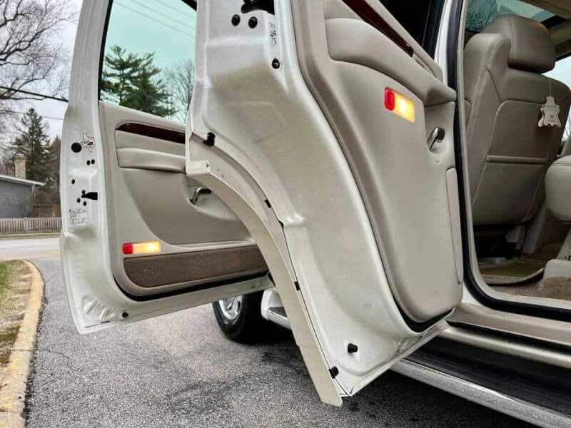 2003 Cadillac Escalade & EXT 2nd Gen - Image 19 of 31