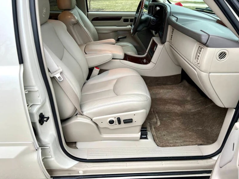 2003 Cadillac Escalade & EXT 2nd Gen - Image 24 of 31