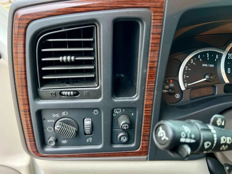 2003 Cadillac Escalade & EXT 2nd Gen - Image 30 of 31